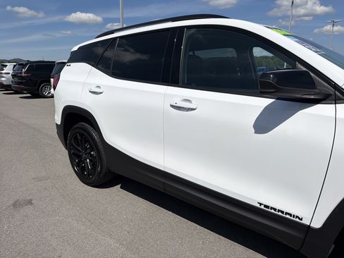 Used 2021 GMC Terrain SLE w/ Driver Convenience Package AWD/4WD image 5