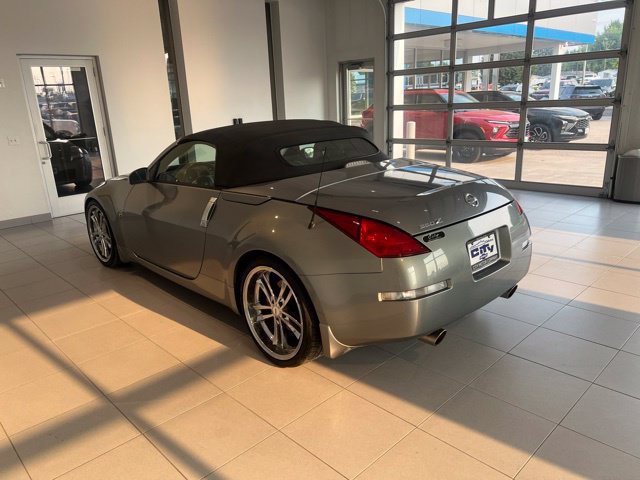 Used 2005 Nissan 350Z Grand Touring RWD image 6