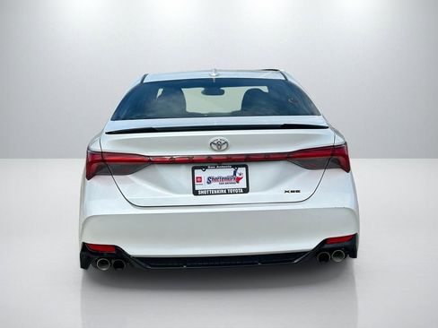 Used 2019 Toyota Avalon XSE image 6