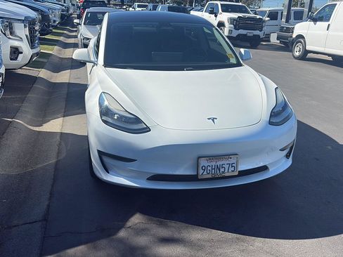Used 2020 Tesla Model 3 Standard Range Plus RWD image 2