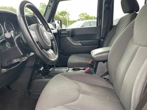 Used 2018 Jeep Wrangler Unlimited Sport S image 2