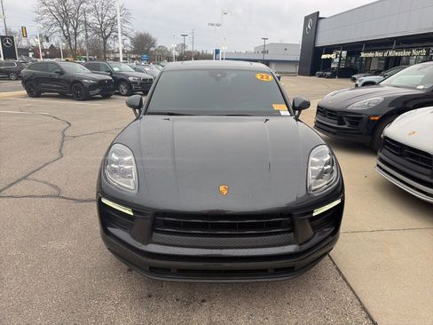 Certified 2022 Porsche Macan AWD/4WD image 3