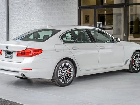 Used 2019 BMW 530i w/ Convenience Package RWD image 9