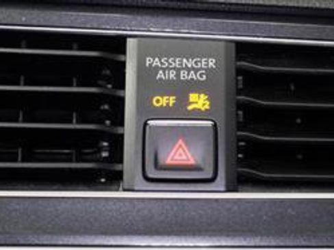 Used 2018 Volkswagen Tiguan SEL image 16