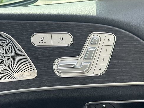 New 2026 Mercedes-Benz GLS 450 4MATIC image 16