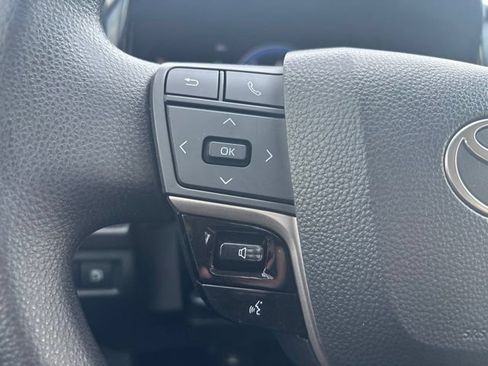 Used 2025 Toyota Camry LE AWD/4WD image 16