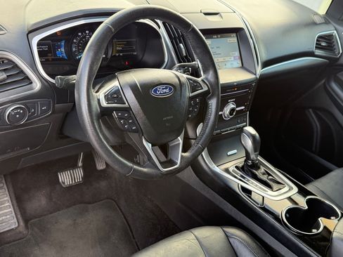 Used 2018 Ford Edge Titanium w/ Equipment Group 301A image 4