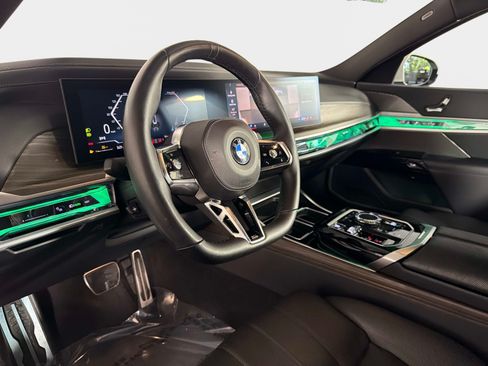 Used 2023 BMW 760i xDrive AWD/4WD image 42