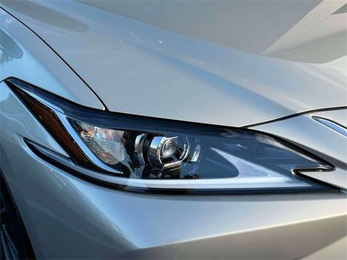 Certified 2023 Lexus ES 350 w/ Premium Package image 8