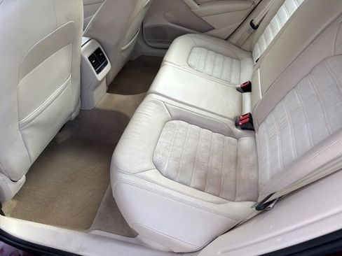 Used 2014 Volkswagen Passat TDI SEL Premium FWD image 12