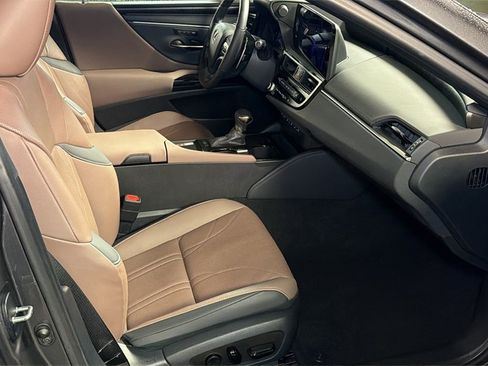 Used 2024 Lexus ES 350 Luxury w/ Technology Package image 9