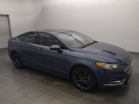 Used 2018 Ford Fusion SE w/ Equipment Group 201A FWD image 11