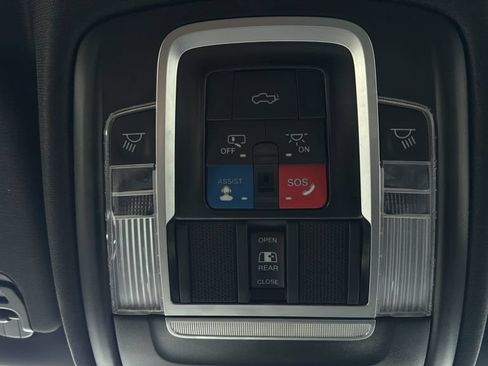 Used 2023 RAM 1500 Laramie AWD/4WD image 30
