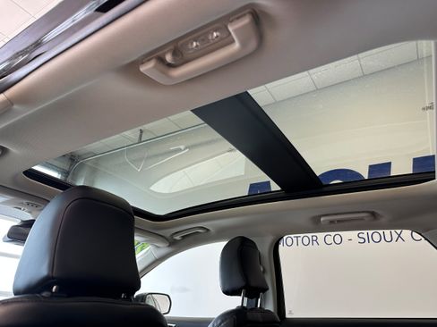 Used 2024 Ford Edge Titanium w/ Equipment Group 301A image 17