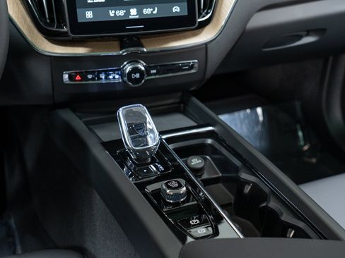 New 2026 Volvo XC60 B5 Plus w/ Protection Package Premier AWD/4WD image 20