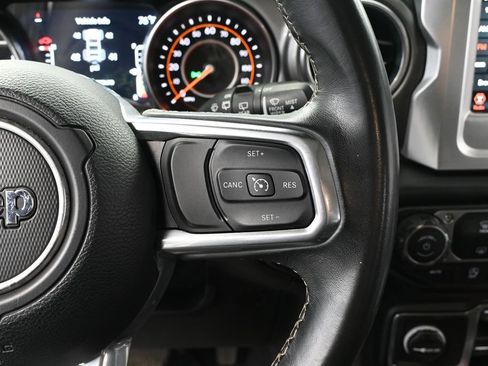 Used 2019 Jeep Wrangler Unlimited Sahara AWD/4WD image 29