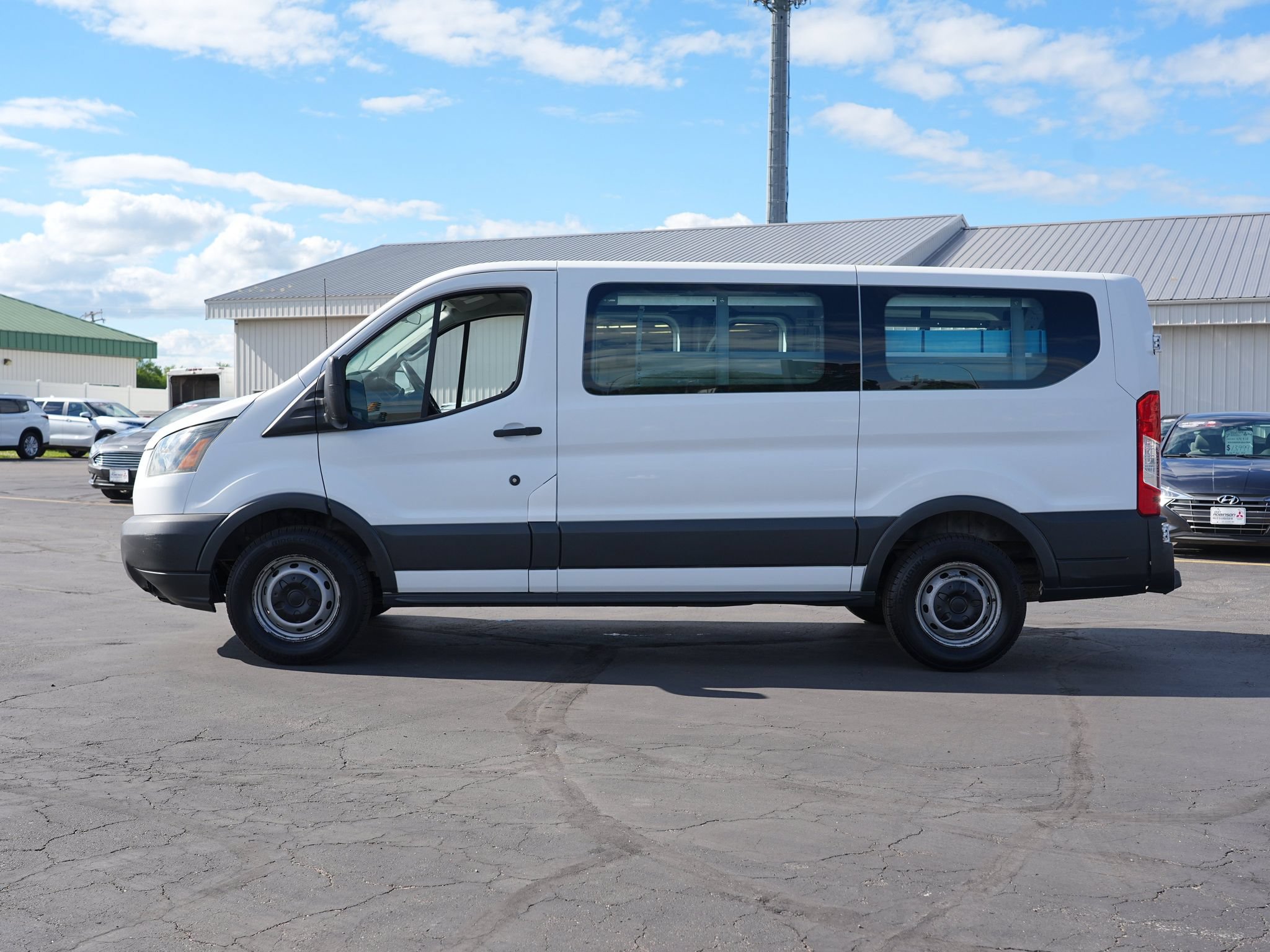 Used 2016 Ford Transit 150 130 Low Roof RWD image 7