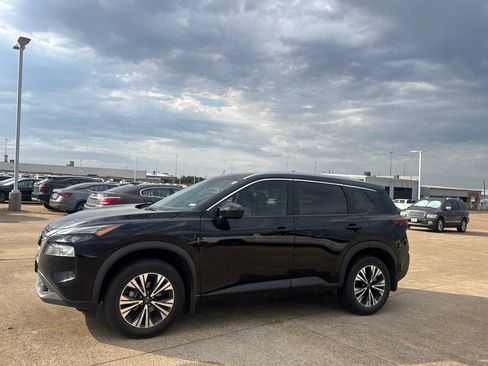 Used 2023 Nissan Rogue SV w/ SV Premium B Package FWD image 10