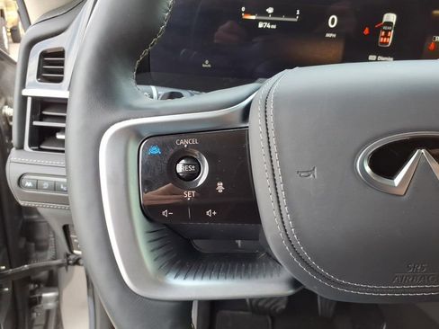 Used 2025 INFINITI QX80 Sensory AWD/4WD image 9