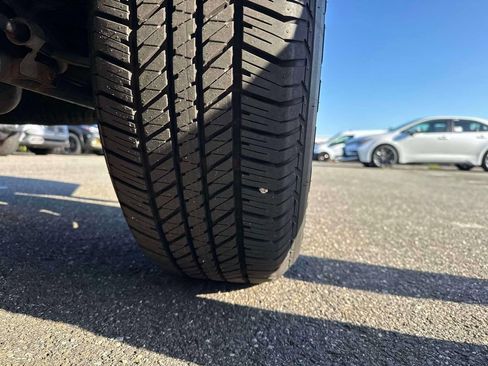 Used 2017 Toyota 4Runner SR5 AWD/4WD image 12