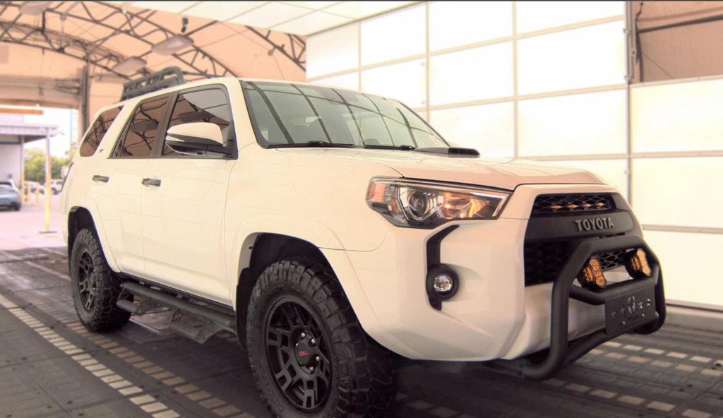 Used 2022 Toyota 4Runner SR5 Premium w/ Moonroof Package AWD/4WD image 4