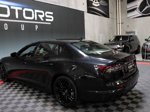 Used 2022 Maserati Quattroporte Modena image 4