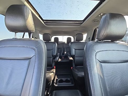 Used 2021 Ford Explorer Limited w/ Equipment Group 301A AWD/4WD image 48