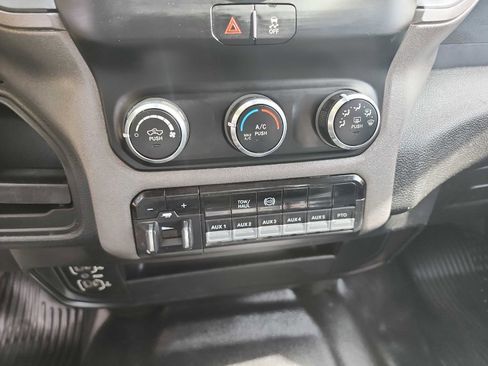 Used 2019 RAM 5500 Tradesman w/ Chrome Appearance Group image 26