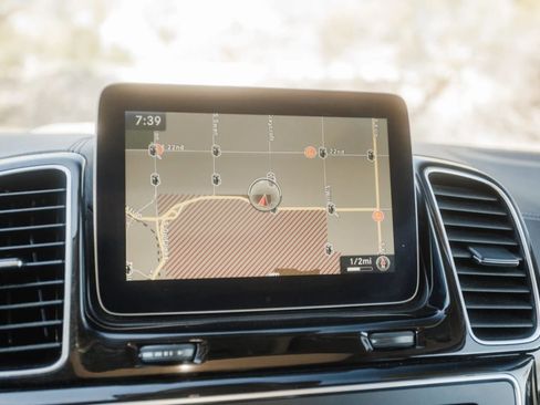 Used 2018 Mercedes-Benz GLS 550 4MATIC w/ Driver Assistance Package image 25