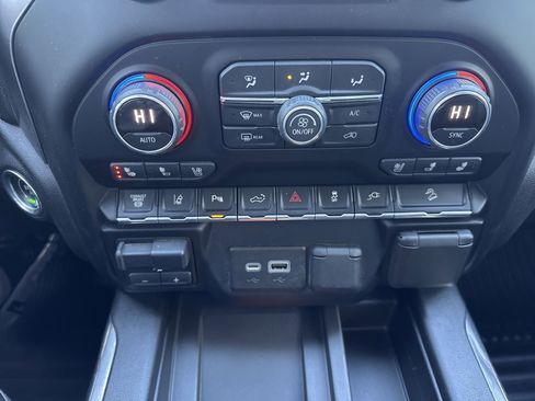 Used 2020 Chevrolet Silverado 2500 LTZ w/ LTZ Premium Package image 18