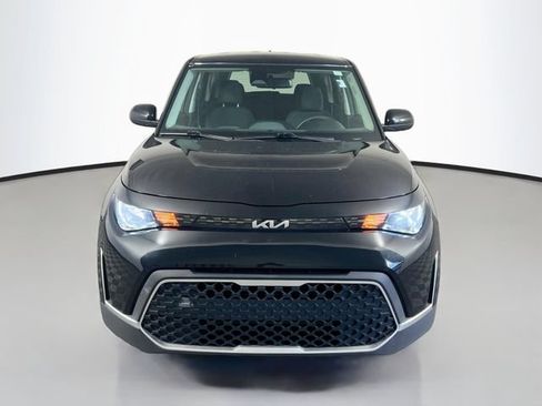 Used 2023 Kia Soul LX w/ LX Technology Package FWD image 3