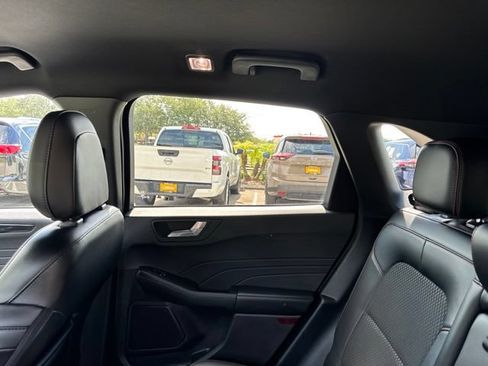 Used 2025 Ford Escape ST-Line FWD image 19