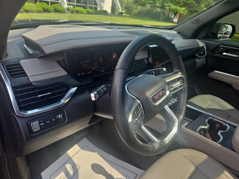 Used 2024 GMC Acadia Elevation w/ Black Edition AWD/4WD image 10