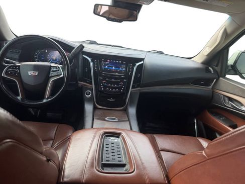 Used 2016 Cadillac Escalade ESV Premium image 20