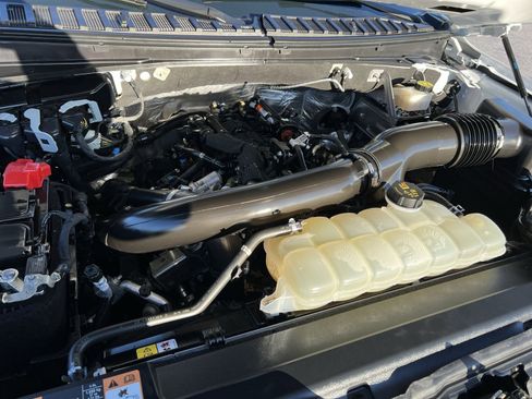 Used 2023 Ford Expedition Limited image 29