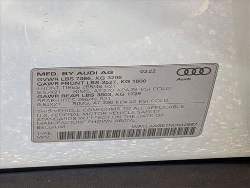 Used 2022 Audi e-tron Premium Plus w/ Premium Plus Package image 17