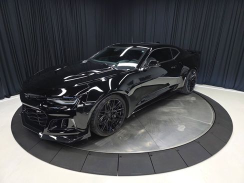 Used 2022 Chevrolet Camaro ZL1 image 7