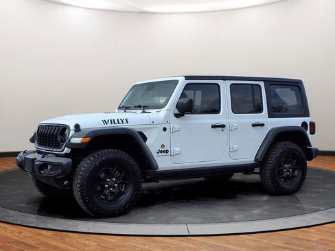Used 2024 Jeep Wrangler Unlimited Sport AWD/4WD image 12