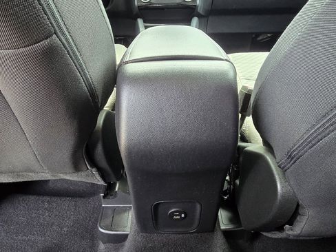 Used 2022 Ford Escape SE AWD/4WD image 29