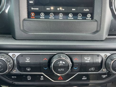 Used 2022 Jeep Gladiator Sport image 22