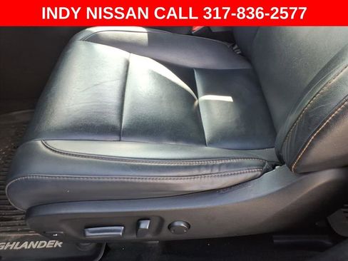 Used 2019 Toyota Highlander XLE image 15