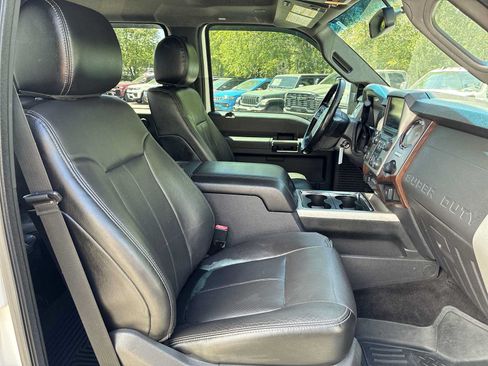 Used 2015 Ford F250 Lariat w/ Lariat Ultimate Package AWD/4WD image 22