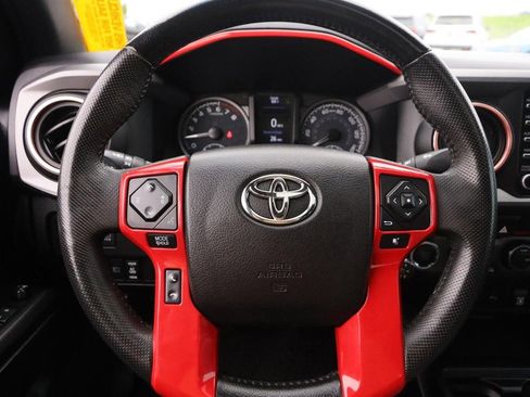 Used 2021 Toyota Tacoma TRD Sport w/ TRD Premium Sport Package AWD/4WD image 11