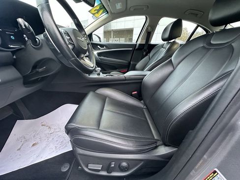 Used 2023 Genesis G70 2.0T image 16