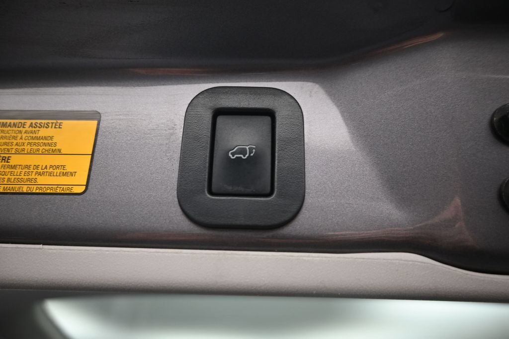 Used 2014 Toyota Sienna SE FWD image 26