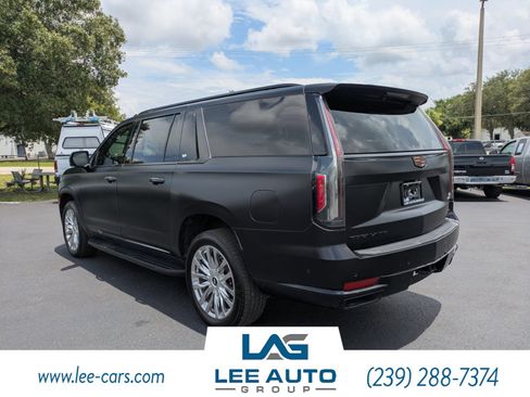 Used 2022 Cadillac Escalade ESV Premium Luxury RWD image 5