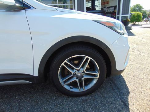 Used 2017 Hyundai Santa Fe Limited AWD/4WD image 11