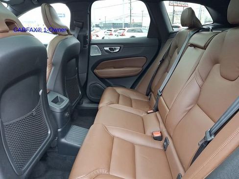 Certified 2023 Volvo XC60 T8 Ultimate AWD/4WD image 11