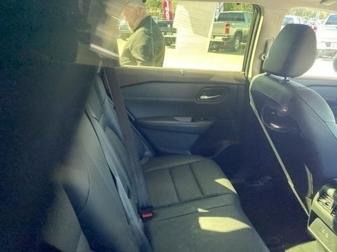 Certified 2023 Nissan Rogue SV w/ SV Premium B Package image 11