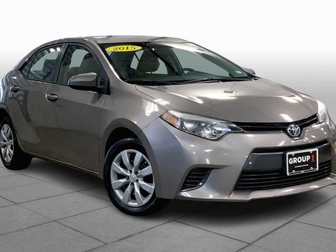 Used 2015 Toyota Corolla LE image 2